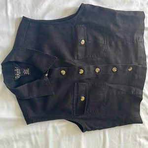 Black no sleeve jacket